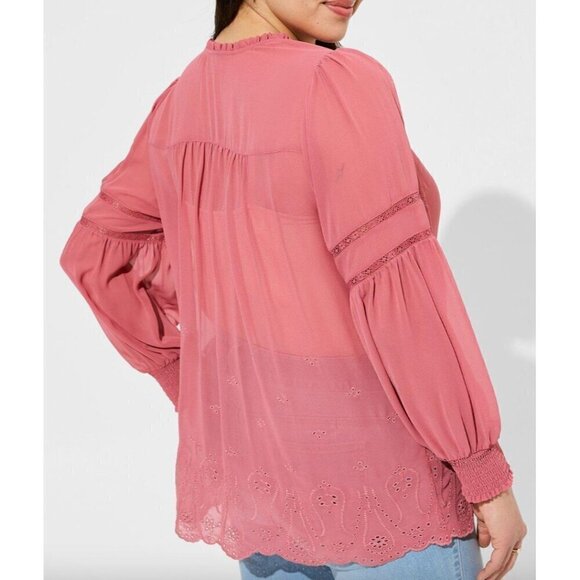 Torrid NWT Chiffon Smocked Collar Eyelet Embroidered Blouse Mauvewood Size 3X - Picture 3 of 11